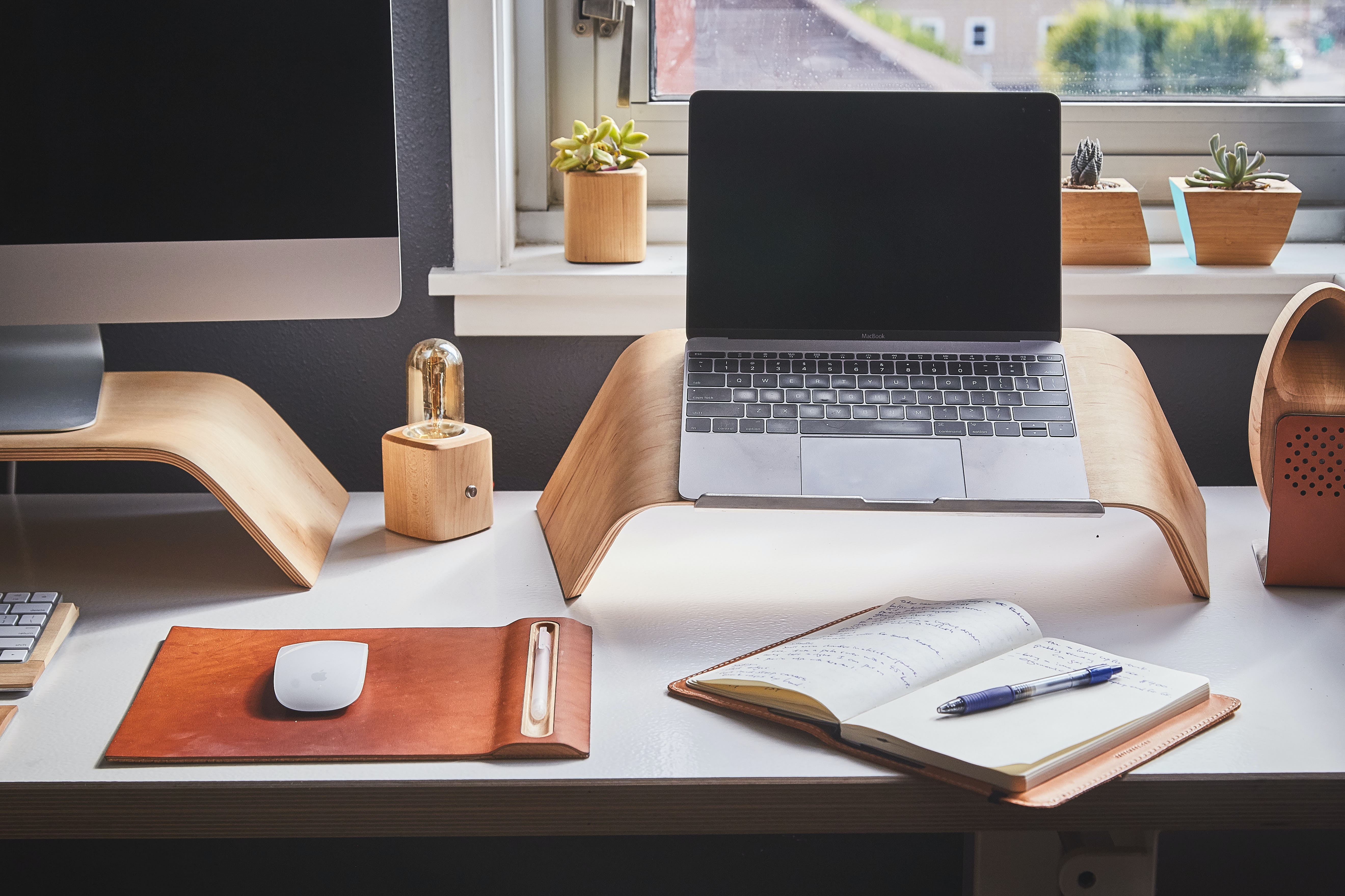 How to stay organized and productive while working on your side hustle